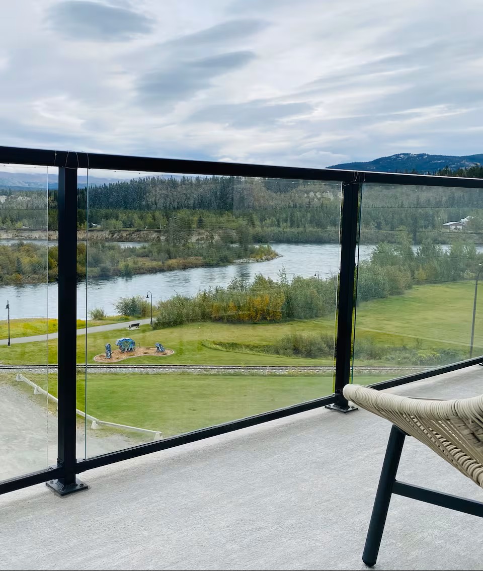 5th-Floor Balcony Yukon River Vista
